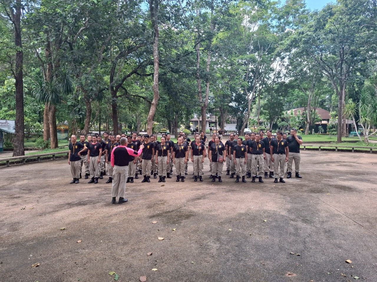 LINE_ALBUM_ทบทวน อปพร. 68_250813_52_397.jpg